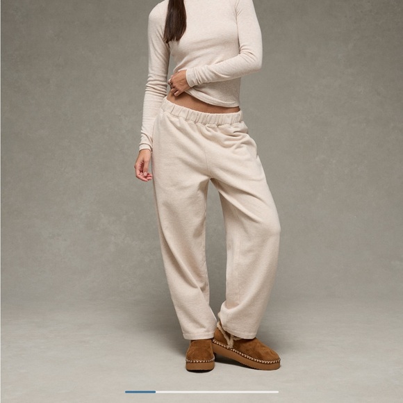 American Eagle Outfitters Pants - American Eagle Barrel Sweatpants